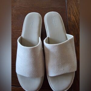 Rockport Women's Beige Mules